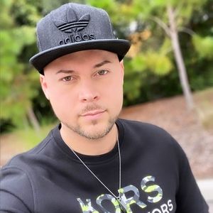 Meet your Posher, Héctor